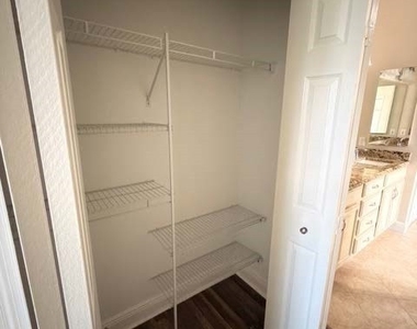 5548 Beauty Street - Photo Thumbnail 16