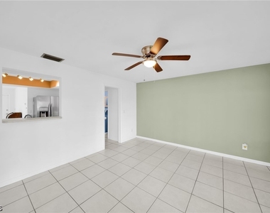 1207 Se 40th Terrace - Photo Thumbnail 18