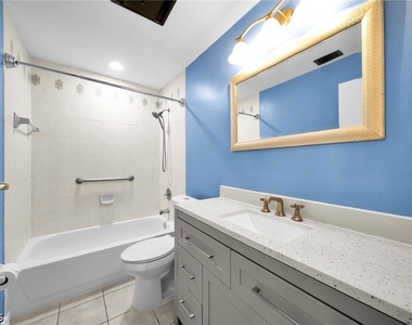 1207 Se 40th Terrace - Photo Thumbnail 17