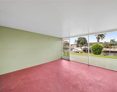 1207 Se 40th Terrace - Photo Thumbnail 21