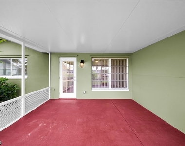 1207 Se 40th Terrace - Photo Thumbnail 20