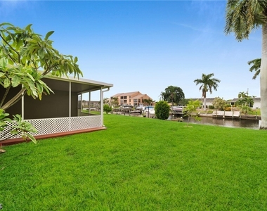 1207 Se 40th Terrace - Photo Thumbnail 23