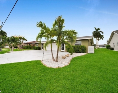 1207 Se 40th Terrace - Photo Thumbnail 2