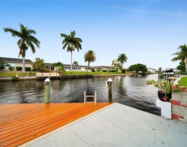 1207 Se 40th Terrace - Photo Thumbnail 24