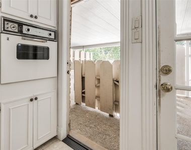 7225 Beechnut Street - Photo Thumbnail 16
