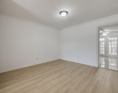 7225 Beechnut Street - Photo Thumbnail 11