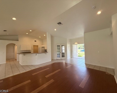 504 E 13th Street - Photo Thumbnail 5