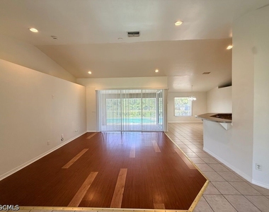504 E 13th Street - Photo Thumbnail 4