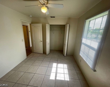 445 Candlewick Circle W - Photo Thumbnail 14