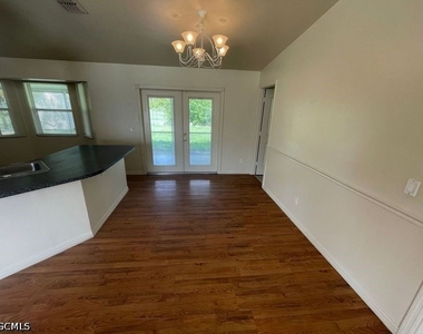 445 Candlewick Circle W - Photo Thumbnail 4