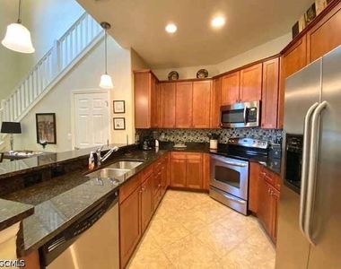 11920 Paseo Grande Boulevard - Photo Thumbnail 9