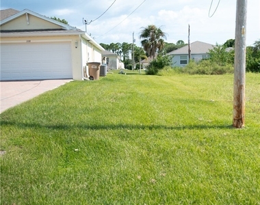 1108 Ne 36th Lane - Photo Thumbnail 2
