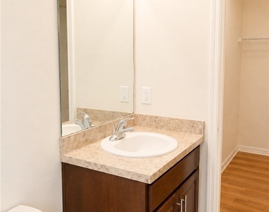 1108 Ne 36th Lane - Photo Thumbnail 16
