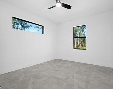 322 Loire Avenue S - Photo Thumbnail 20