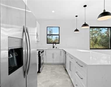 322 Loire Avenue S - Photo Thumbnail 13