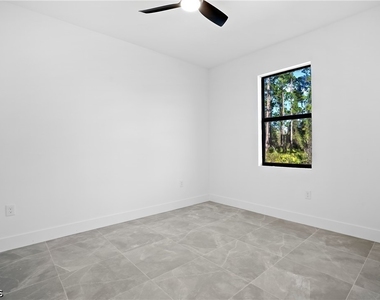 322 Loire Avenue S - Photo Thumbnail 9