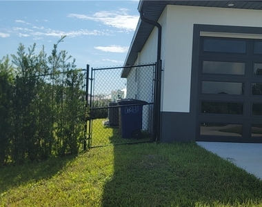 1906 Veinna Street - Photo Thumbnail 29