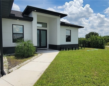 1906 Veinna Street - Photo Thumbnail 1