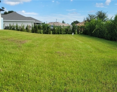 1906 Veinna Street - Photo Thumbnail 30