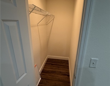 9018 Penny Circle - Photo Thumbnail 13