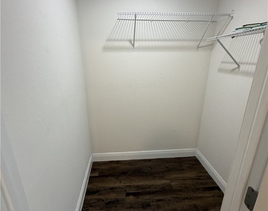 9018 Penny Circle - Photo Thumbnail 11