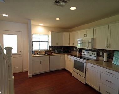 9639 Eaton Gardens Lane - Photo Thumbnail 24