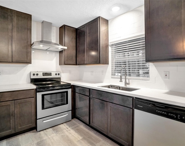 1314 E Red Cedar Circle - Photo Thumbnail 2