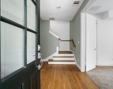4014 University Grove Street - Photo Thumbnail 6