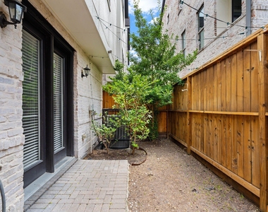 4014 University Grove Street - Photo Thumbnail 26