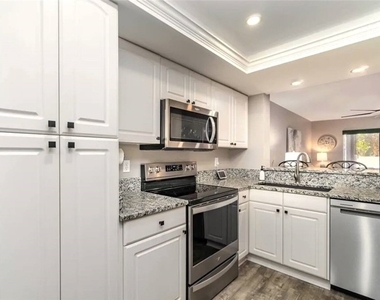 5255 Coronado Parkway - Photo Thumbnail 5