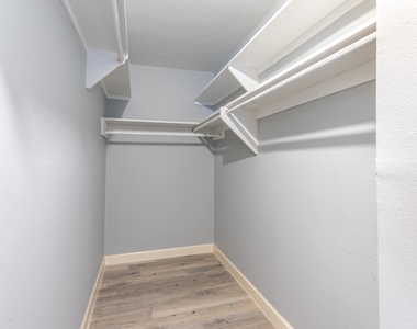 9029 Gaylord Drive - Photo Thumbnail 12