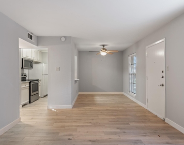 9029 Gaylord Drive - Photo Thumbnail 8
