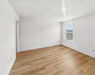 22276 Stoney Ravine Drive - Photo Thumbnail 8
