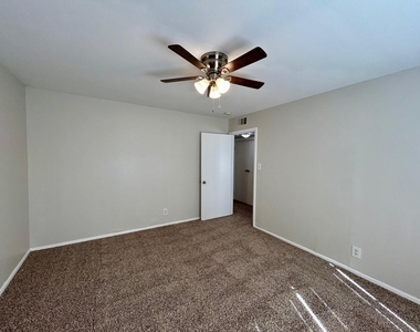 5415 Scott Street - Photo Thumbnail 15
