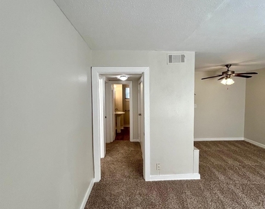 5415 Scott Street - Photo Thumbnail 2