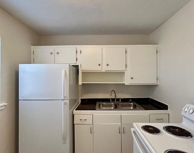 5415 Scott Street - Photo Thumbnail 11