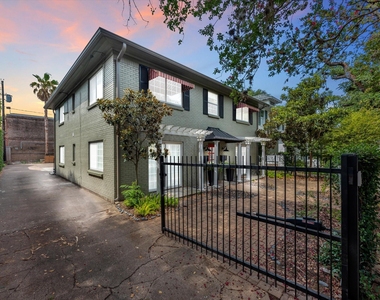 210 Emerson Street - Photo Thumbnail 8