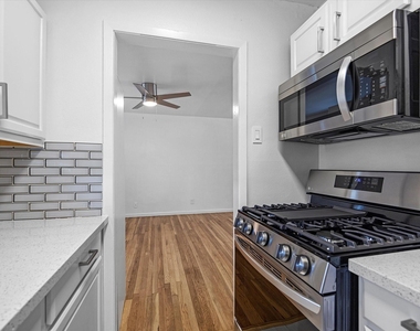 210 Emerson Street - Photo Thumbnail 2