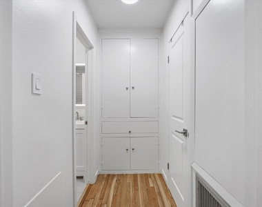 210 Emerson Street - Photo Thumbnail 6