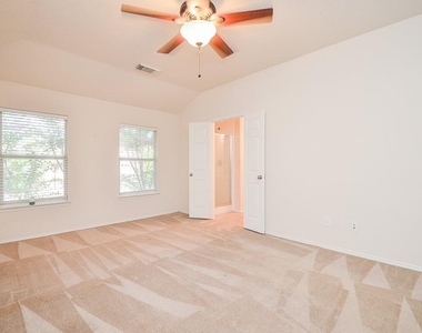 7306 Cypress Prairie Drive - Photo Thumbnail 10
