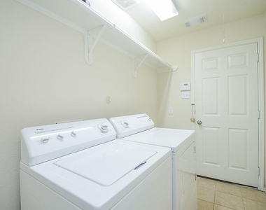 7306 Cypress Prairie Drive - Photo Thumbnail 5