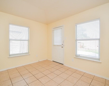 7306 Cypress Prairie Drive - Photo Thumbnail 11