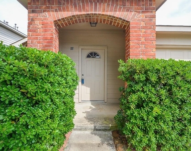 7306 Cypress Prairie Drive - Photo Thumbnail 16