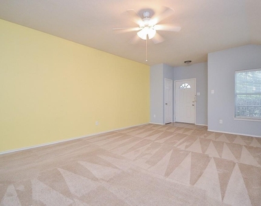 7306 Cypress Prairie Drive - Photo Thumbnail 14