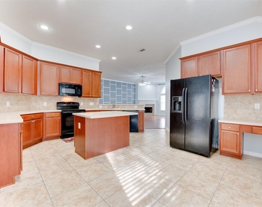 7131 Sundance Meadows Lane - Photo Thumbnail 12