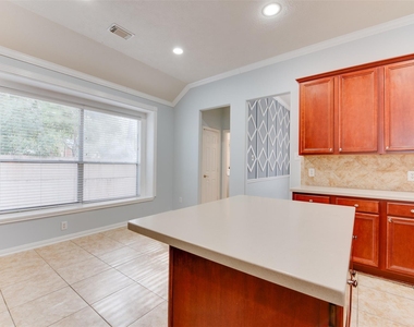 7131 Sundance Meadows Lane - Photo Thumbnail 15