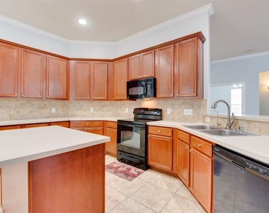 7131 Sundance Meadows Lane - Photo Thumbnail 13