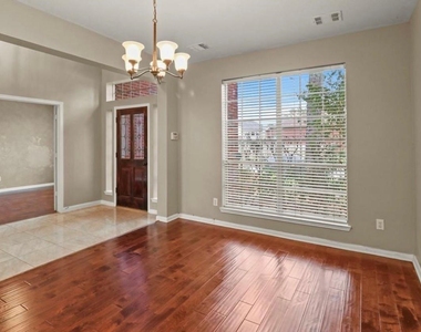 10807 Oak Bayou Lane - Photo Thumbnail 9