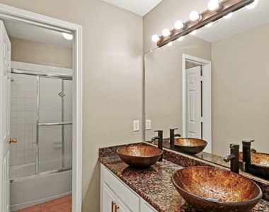 10807 Oak Bayou Lane - Photo Thumbnail 27