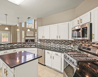 10807 Oak Bayou Lane - Photo Thumbnail 14